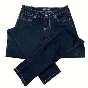 𝅺DEREON Beyoncé House of Dereon Jeans. Black wash.